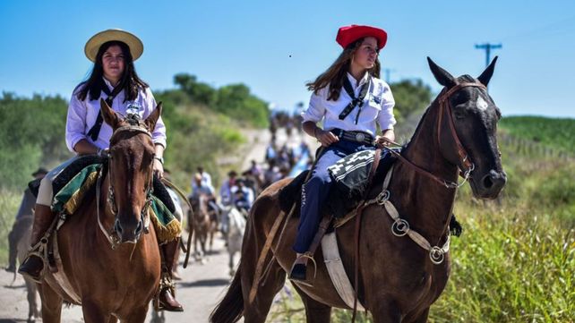 J&oacute;venes amazonas participaron de la cabalgata.&nbsp;