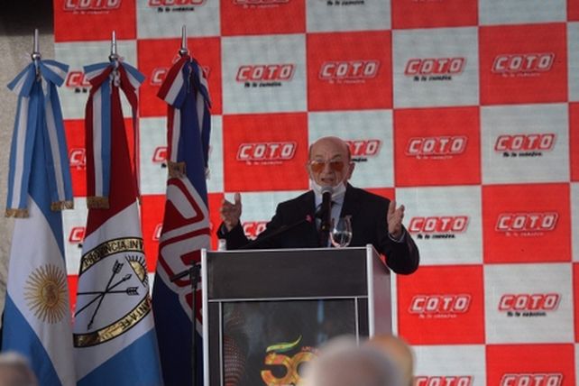 Alfredo Coto presidió el acto por el cual se reinauguró la planta frigorífica de su empresa en Rosario