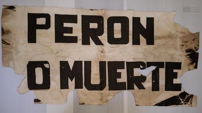 Afiche contra Juan Domingo Perón atribuido al partido militar o expresiones que acompañaban al golpe. 