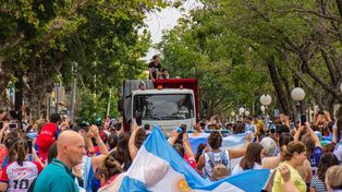 El integrante de la scaloneta, Matías Manna, fue homenajeado durante la ceremonia de bienvenida en su cuidad natal. Ahora, una calle lleva su nombre.