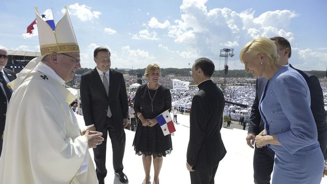 El papa Francisco se despidió de Polonia con críticas al éxito a cualquier precio