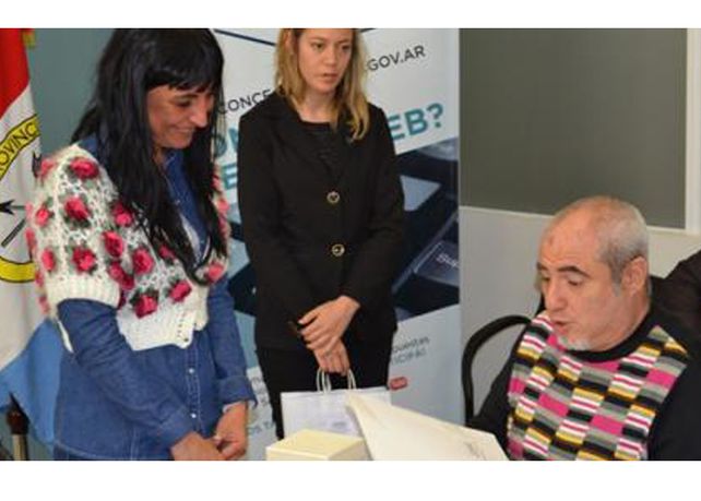 El periodista Osvaldo Bazán fue recibido en el Concejo Municipal