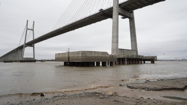 El puente a Victoria, desde el Remanso Valerio