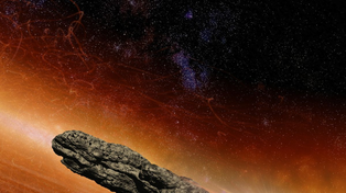 El asteroide&nbsp;Oumuamua&nbsp;ingresó al sistema solar en 2017 y lo recorrió de extremo a extremo para luego retirarse.