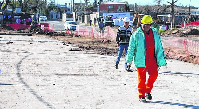 a buen ritmo. Los trabajos incluyen la ejecución de la avenida con cantero central