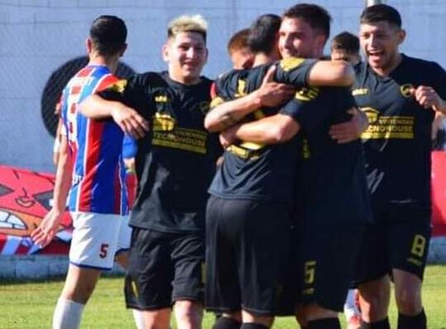 Otra vez. El verdinegro ganó el tercer clásico del año.