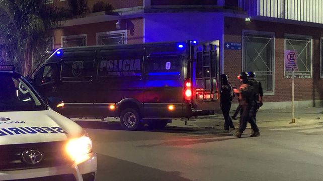El hombre que estaba atrincherado hace más de nueve horas en la localidad de Caseros