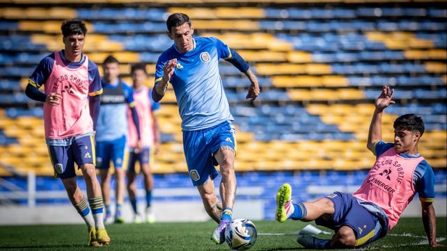 Ariel Holan sacó a un titular  y no incluyó a otro jugador que era número puesto