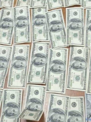 Paso Telégrafo: detuvieron a dos hombres y secuestraron dólares, celulares y un auto