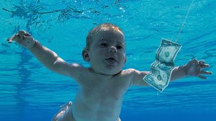A 25 años, el bebé de la tapa de Nevermind de Nirvana recreó la icónica imagen