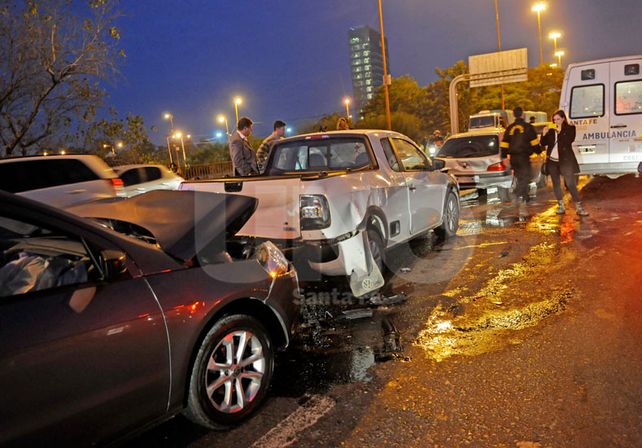 Choque en cadena en el puente Oroño