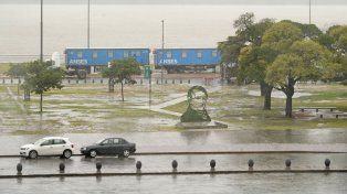 El tiempo en Rosario: un lunes pasado por agua con aviso por lluvias