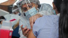 La campaña de vacunación está enfocada en los agentes de salud, que son los que están más expuestos. La campaña de vacunación está enfocada en los agentes de salud, que son los que están más expuestos.