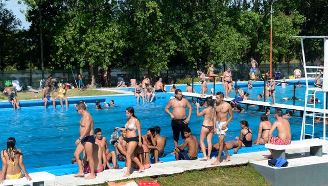 Las piletas del parque Alem