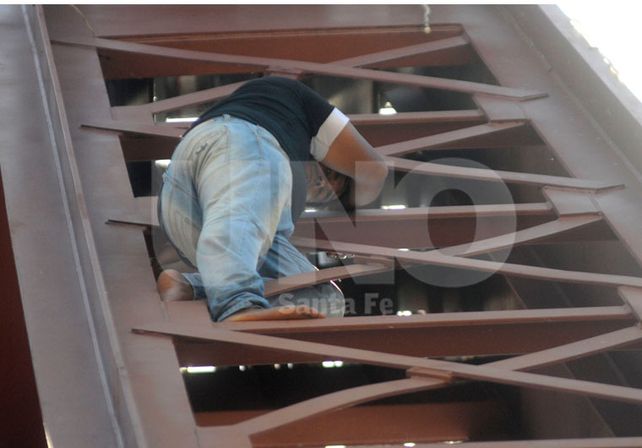 Pescadores de Alto Verde protestaron en la zona del Puente Colgante