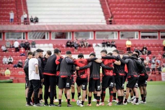 Newells derrotó a Huracán el sábado y se aseguró la permanencia.