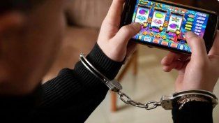 Apuestas online: dos proyectos contrapuestos y el riesgo de ludopatía en menores de edad