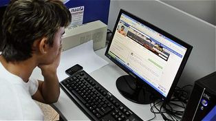 Si se limitan los comentarios a través de una ley es un paso directo a la autocensura