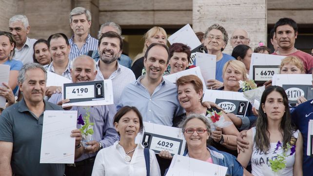 En diez años, el municipio entregó 4.405 escrituras a familias santafesinas