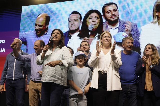 “Acá están los defensores y los escuderos de Maximiliano Pullaro