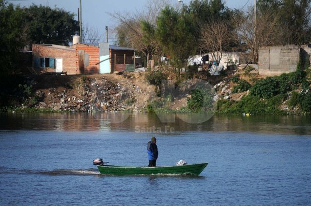 Ayer. El registro fotográfico refleja el estado actual del río en la ciudad de Santa Fe en la zona costera.
