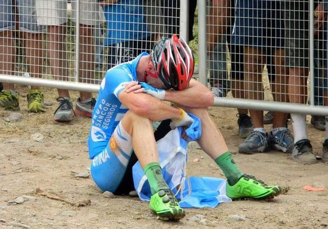 Dato.  Emocionado. En la llegada de la competencia se pudo ver al entrerriano emocionado por el logro obtenido en la categoría Elite y busca dar la sorpresa para estar en los juegos de Río.  Foto Gentileza/Infobiker