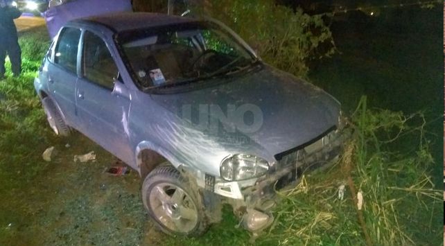 Así quedó el auto luego de la persecución tras el robo a una estación de servicios.
