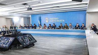 Unos 250 intendentes se reunieron para organizar el apoyo a Cristina Kirchner.