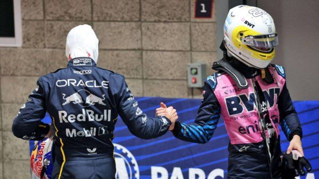 Final de la carrera. Franco Colapinto saluda al gran ganador de Las Vegas