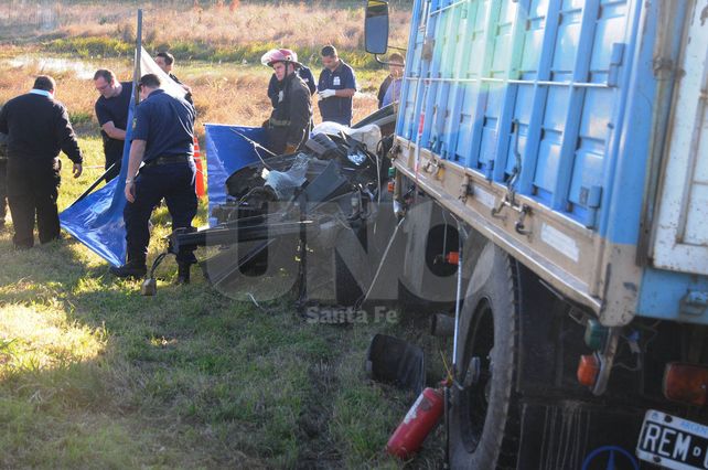 Falleció una cantante y su esposo en un violento choque en la autopista SantaFe-Rosario