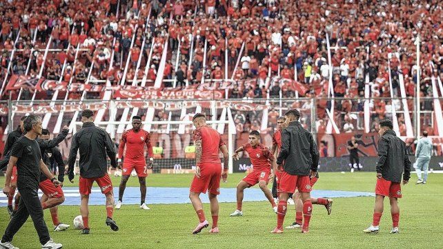 Zielinski arma los 11 de Independiente para visitar a River