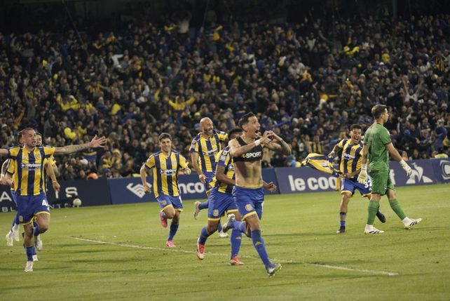 Angelito Di María lo grita con alma y vida y todos sus compañeros corren detrás del goleador de Central.