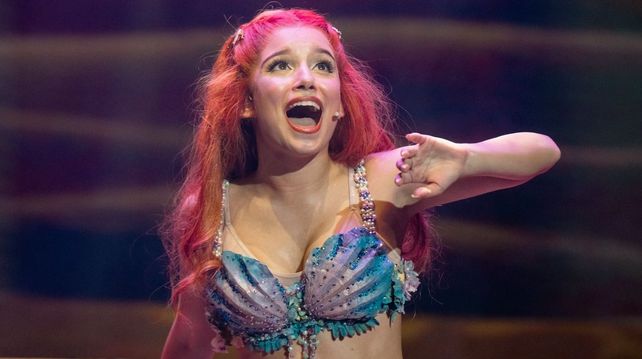 Albana Fuentes tiene tan sólo 25 años y encabeza el show que es furor de la temporada teatral porteña: el musical de La Sirenita