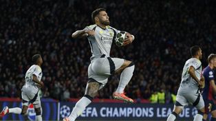 Otamendi igualó de manera transitoria y luego Barcelona marcó claras diferencias con Benfica.