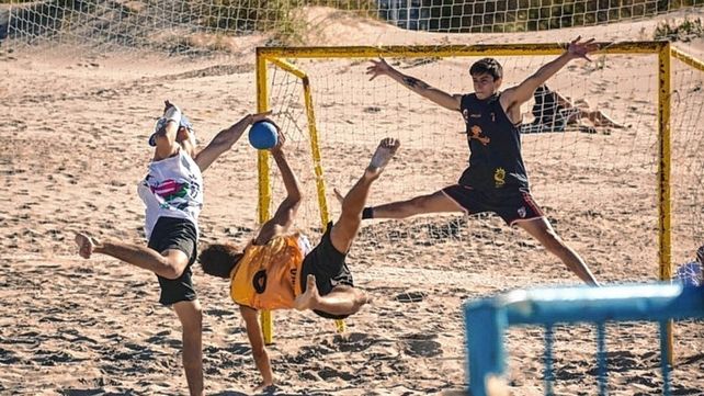 Se presentaron los eventos deportivos de la Fiesta de la Playa