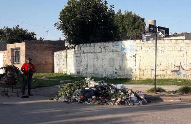 El ingreso al populoso barrio San Lorenzo por calle Entre Ríos muestra