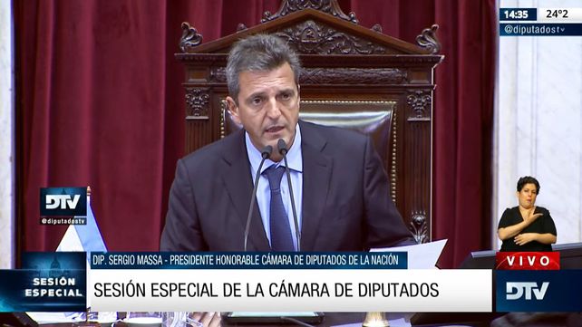 Diputados debaten el proyecto de ley enviado por el Ejecutivo sobre el acuerdo con el FMI que en la noche del miércoles logró dictamen parlamentario