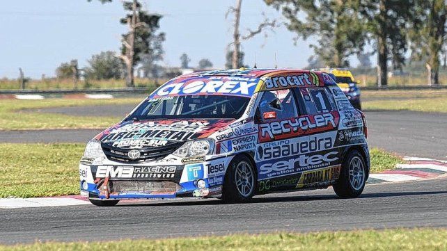 El piloto de Paraná va por el bicampeonato este domigno en el autódromo santafesino.