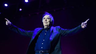 El Nano conmovió al público rosarino con un repertorio cargado de clásicos.