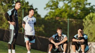 Ante la lesión de Dibu Martínez, Scaloni definirá al arquero suplente para el Mundial.