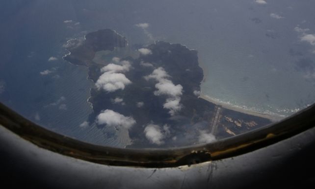 Investigadores de la aviación civil estadounidense y de Seguridad Nacional llegaron a esta conclusión en base a datos “que se descargan automáticamente y son enviados a tierra” por los motores del Boeing.