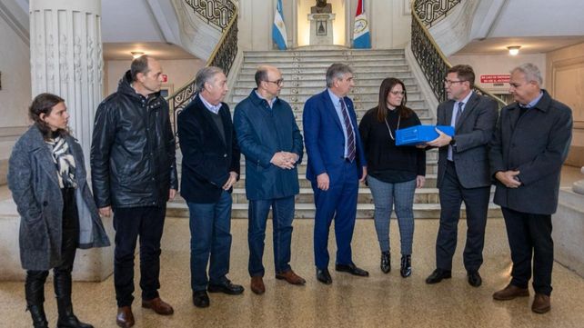 La comisión de la reforma previsional entregó en la Casa Gris el informe de análisis.