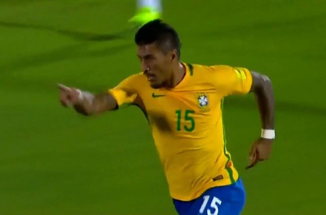 Le rompió el arco: Paulinho clavó un golazo ante Uruguay