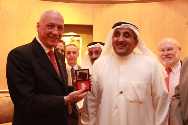 Bonfatti ya tiene otra moneda de oro de Kuwait similar a la que le robaron