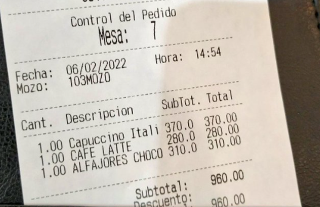 La cuenta de un bar que levantó polvareda.