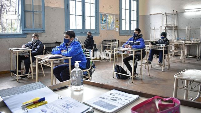 Amsafé y Sadop piden el uso obligatorio del barbijo en las escuelas