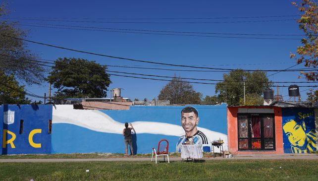 Pintaron un mural en homenaje a Ángel Correa, en Las Flores