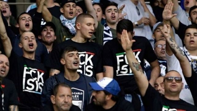 Ultras. Los barras piden a las mujeres que se ubiquen en las últimas filas.