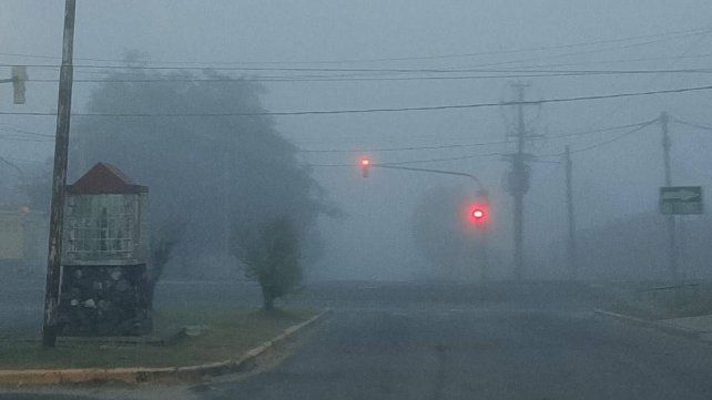 Cielo invisible en Paraná: una espesa niebla cubre la ciudad