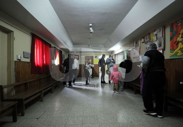 Sin dosis. El hospital Iturraspe se quedó sin vacunas antigripales esta mañana. Foto: Mauricio Centurión / UNO Santa Fe